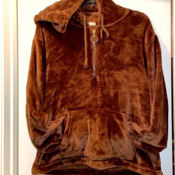 Fire & Fleur Soft Cozy Pullover Women’s Hoodie - Picture 2 of 7